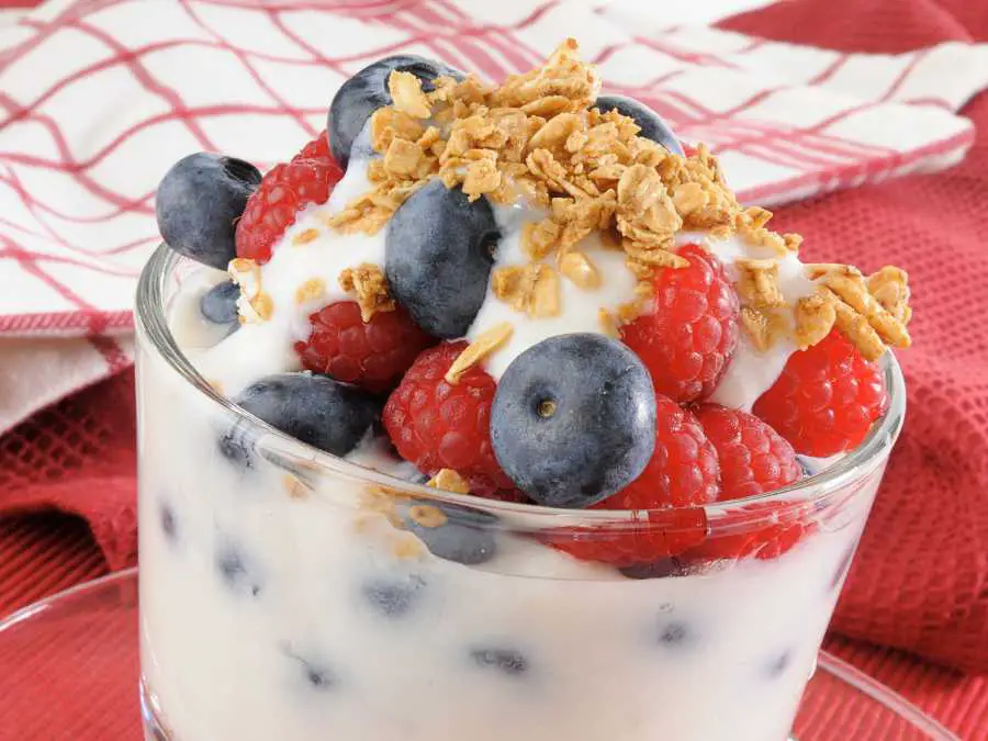 berry-parfait-cup