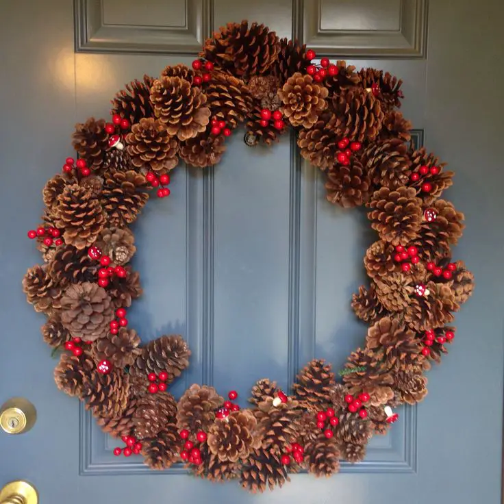 berry-and-pinecone-fall-wreath-ideas-for-yoiur-front-door