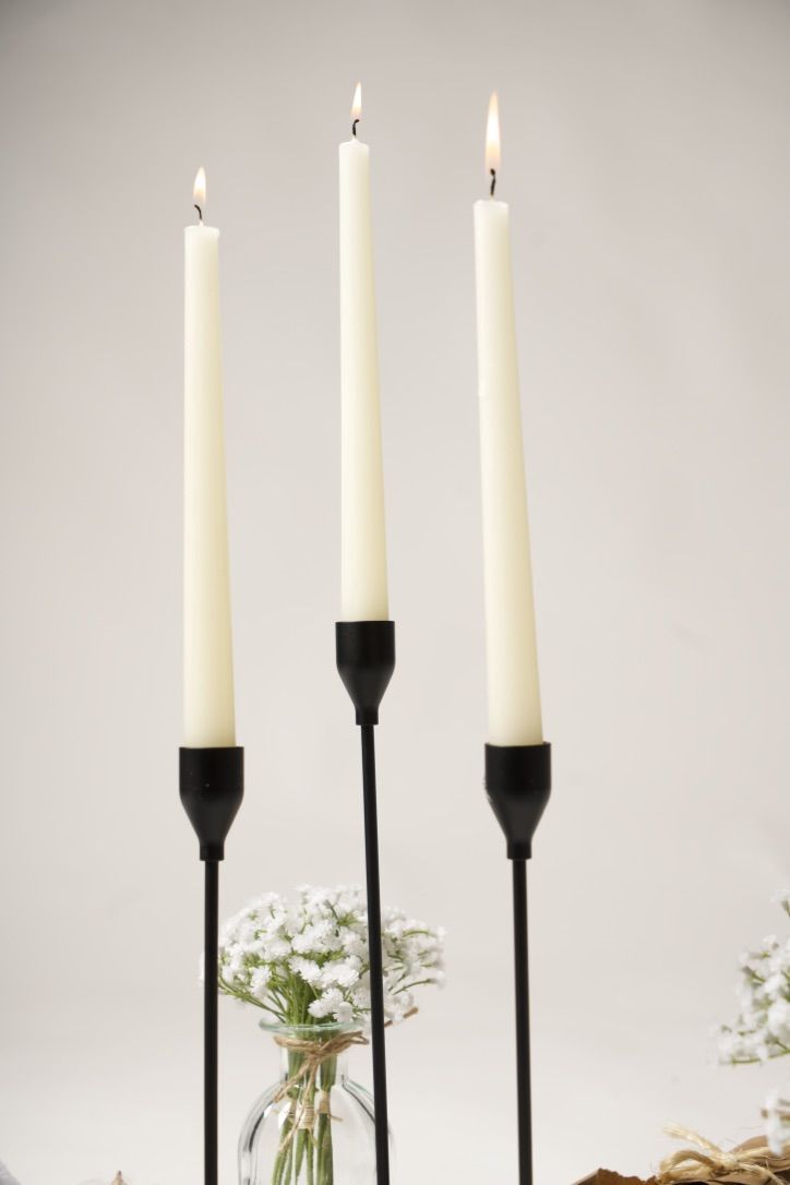 black-candlestick-thanksgiving-aesthetic-table-setting