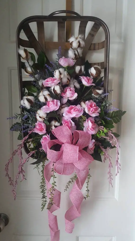 burlap-accents-small-porch-fall-decorating-ideas