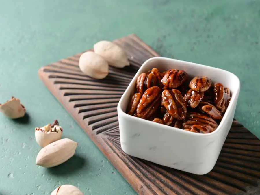 candied-pecan-cute-thanksgiving-charcuterie-cup-for-youe-guest