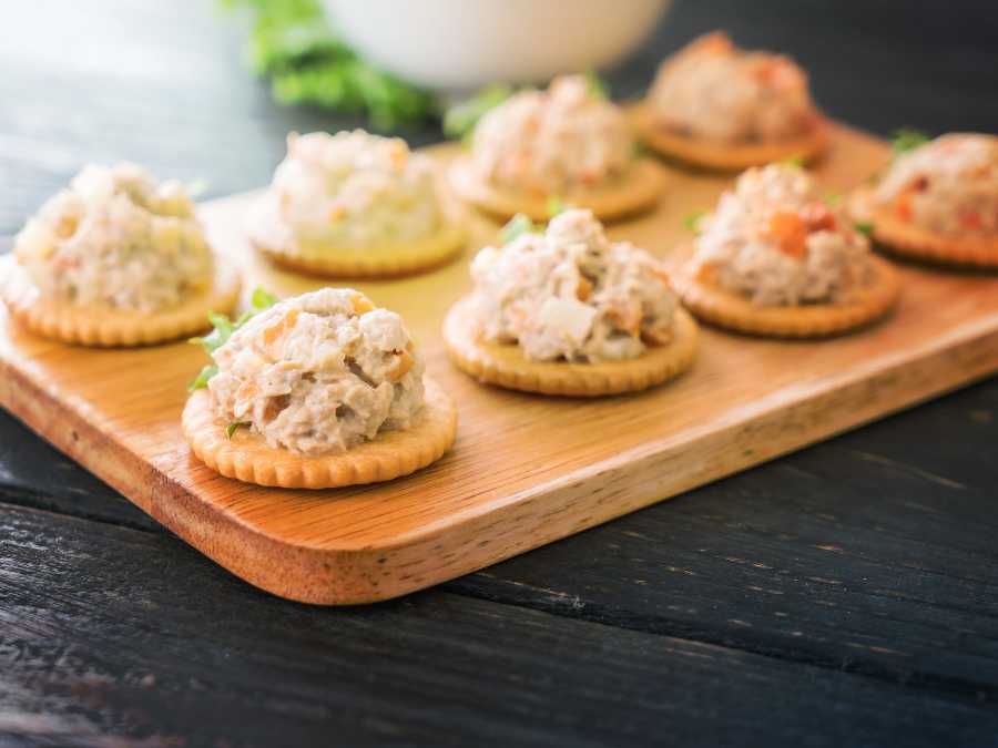 cheese-and-crackers-board