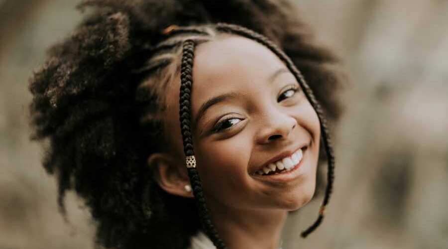 25 Cute flower girls hairstyles