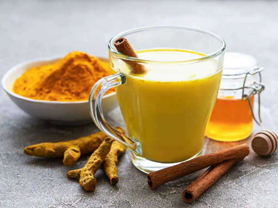 cinnamon honey latte inviting-ways-to-create-a-cozy-fall-reading nook