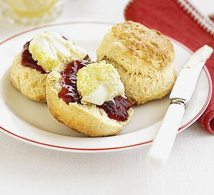 Classic-Scones-with-Jam-and-Cream