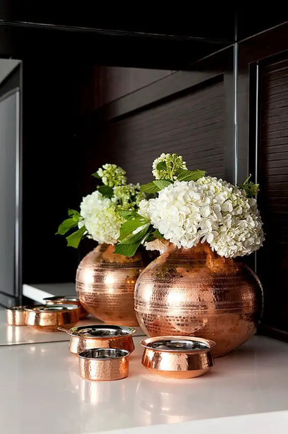 copper-accents-thanksgiving-aesthetic-table-setting