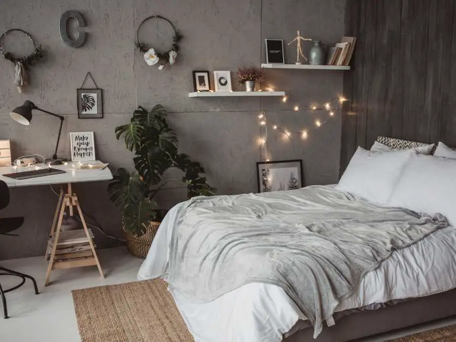 cozy-up-the-bedroom-ways-on-how-to-switch-home-decor-from-summer-to-fall