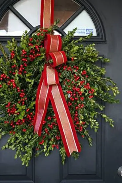 cranberry-and-boxwood-wreath