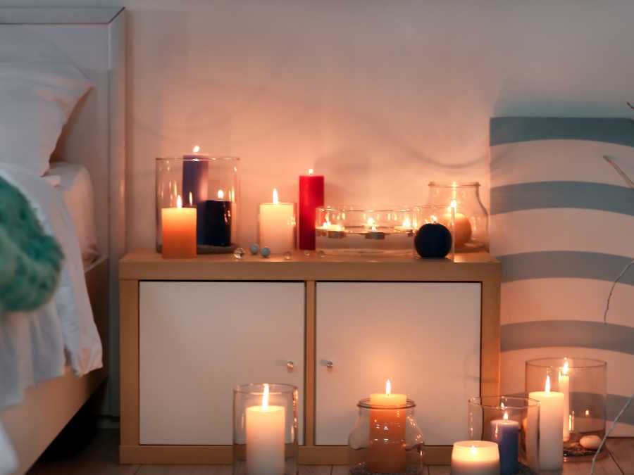 candles-of-varying-height-fall-bedroom-ideas