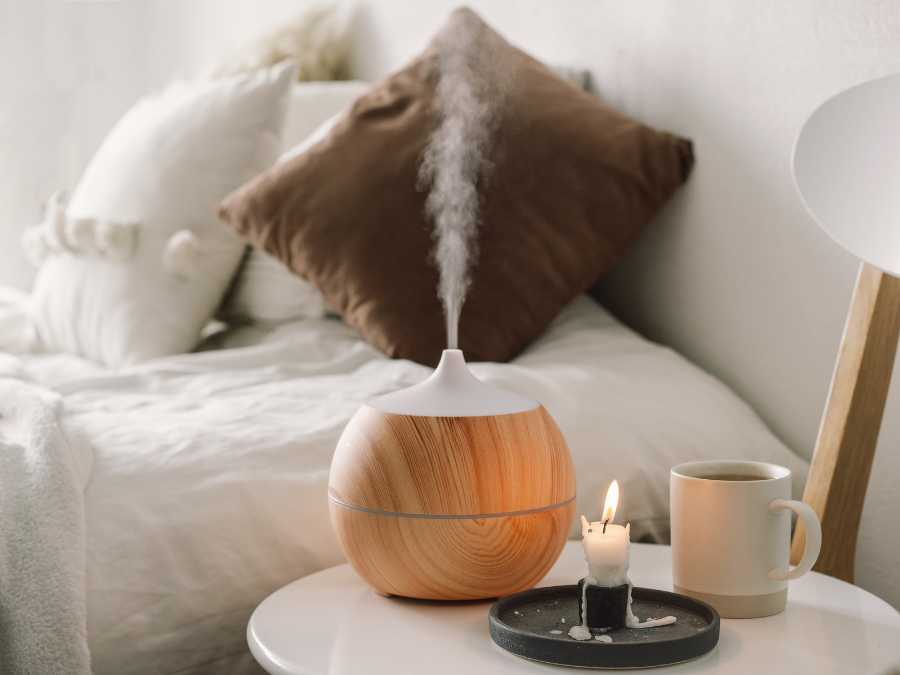diffuse-essential-oils-with-fall-scents-fall-bedroom-ideas