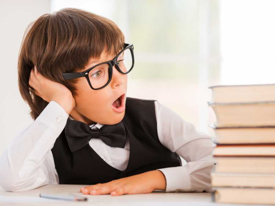 display-favorite-book-inviting-ways-to-create-a-cozy-fall-reading-nook