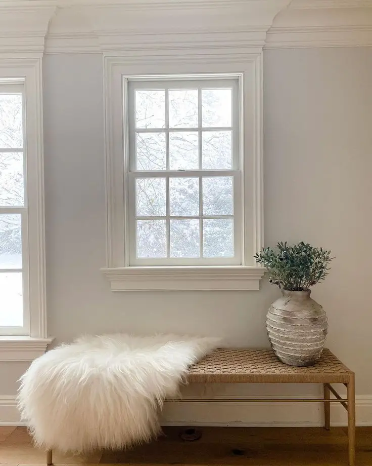 faux-fur-or-sheepskin-accent-entryway-ideas-to-welcome-the-season