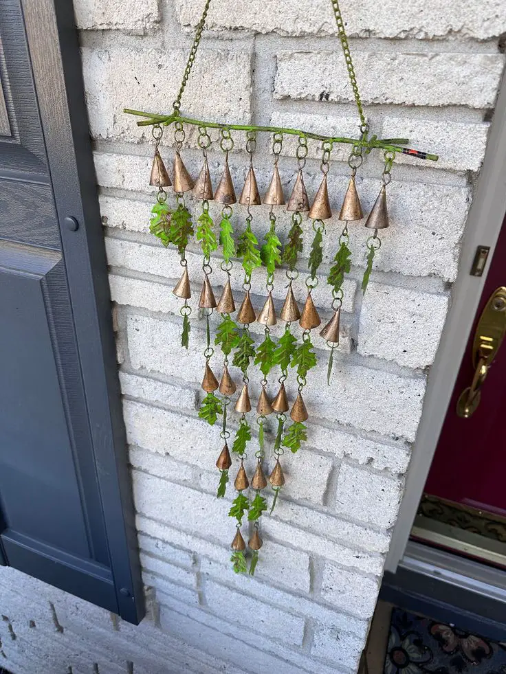 faux-leaf-wind-chimes
