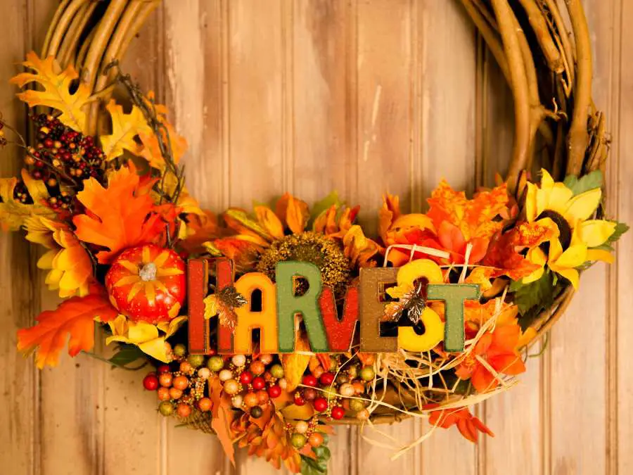 floral-fall-wreath-with-sunflowers