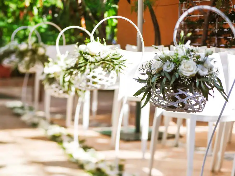 flower-filled-basket-wedding-aisle-decor-ideas