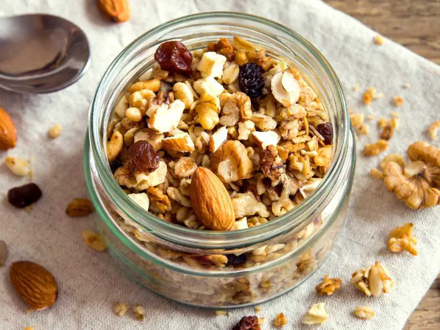 granola-clusters-tea-time-snacks-to-elevate-your-afternoon-rituals