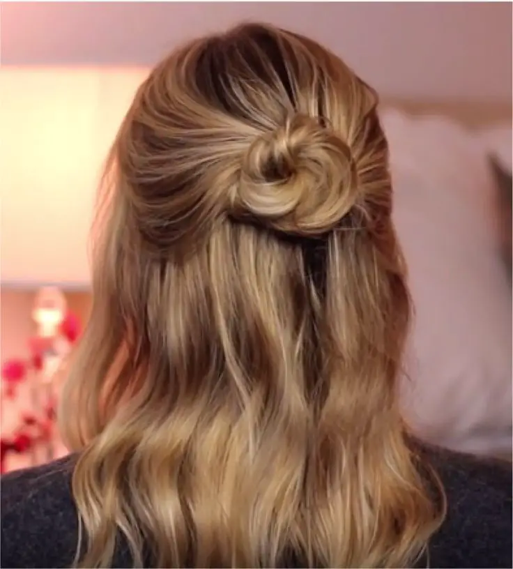 half-up-bun-simple-thanksgiving-hair-ideas