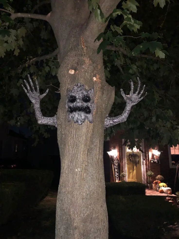 haunted-tree-faces