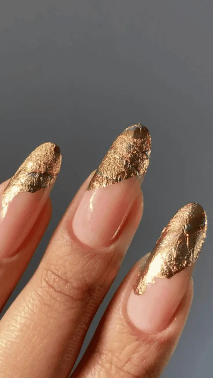 incorporate-gold-foil-thanksgiving-nail-art-designs