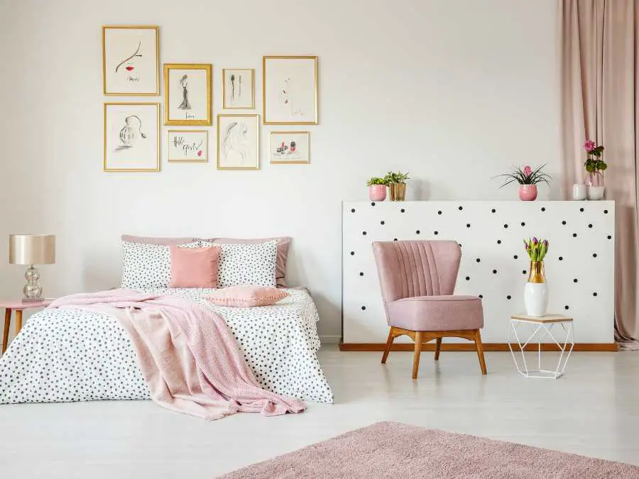 incorporate-plaid-patterns-fall-bedroom-ideas