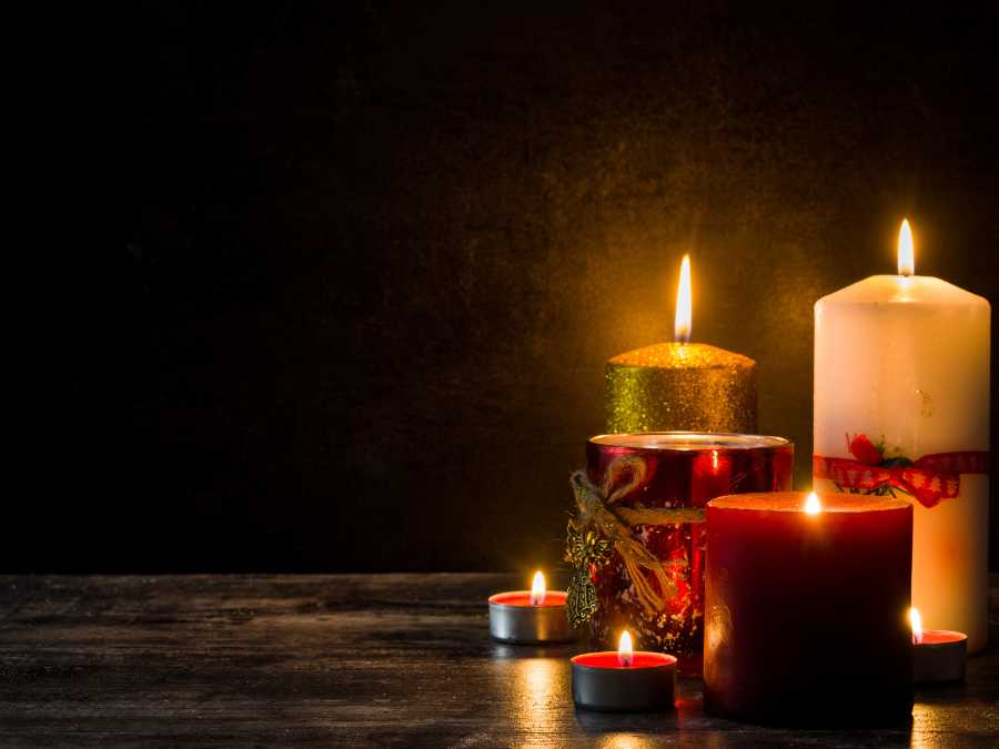 incorporate-seasonal-candles