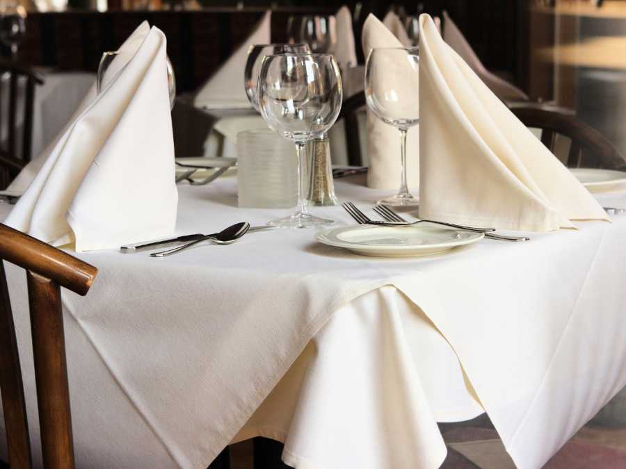 table-linen-neutral-thanksgiving-aesthetic-table-setting