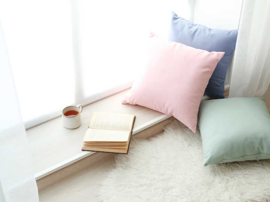 layer-with-pillow-inviting-ways-to-create-a-cozy-fall-reading-nook