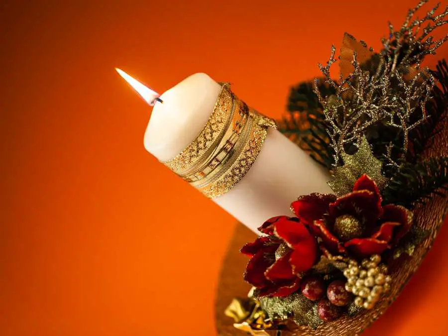 linen-wrapped-candle-centerpieces