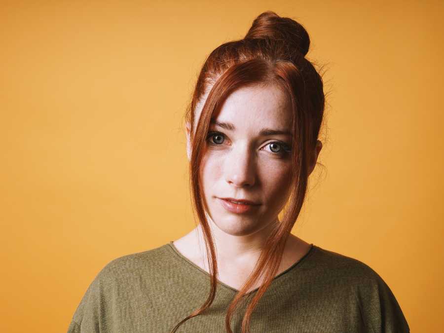 low-bun-simple-thanksgiving-hair-ideas