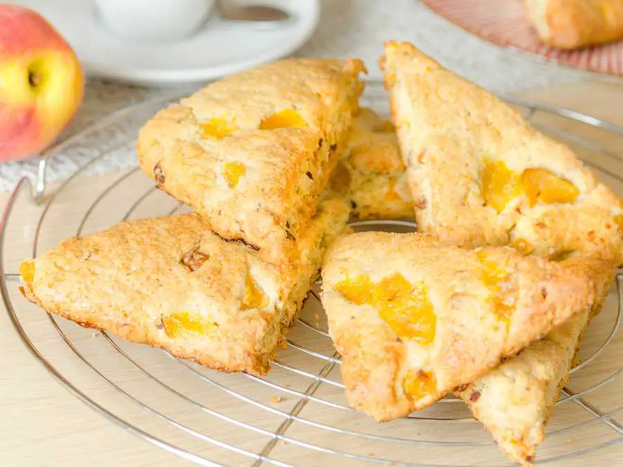 maple-pecan-scones-thanksgiving-brunch-ideas 