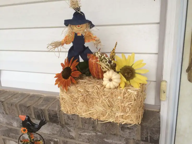 mini-hay-bale-display