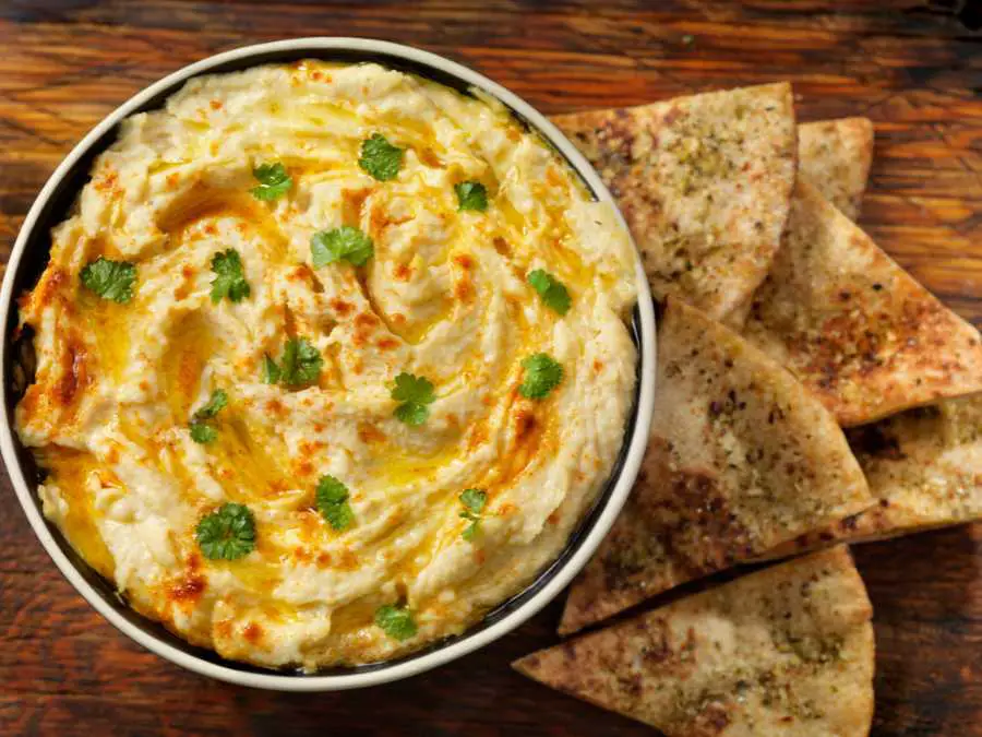 mini-pita-with-hummus