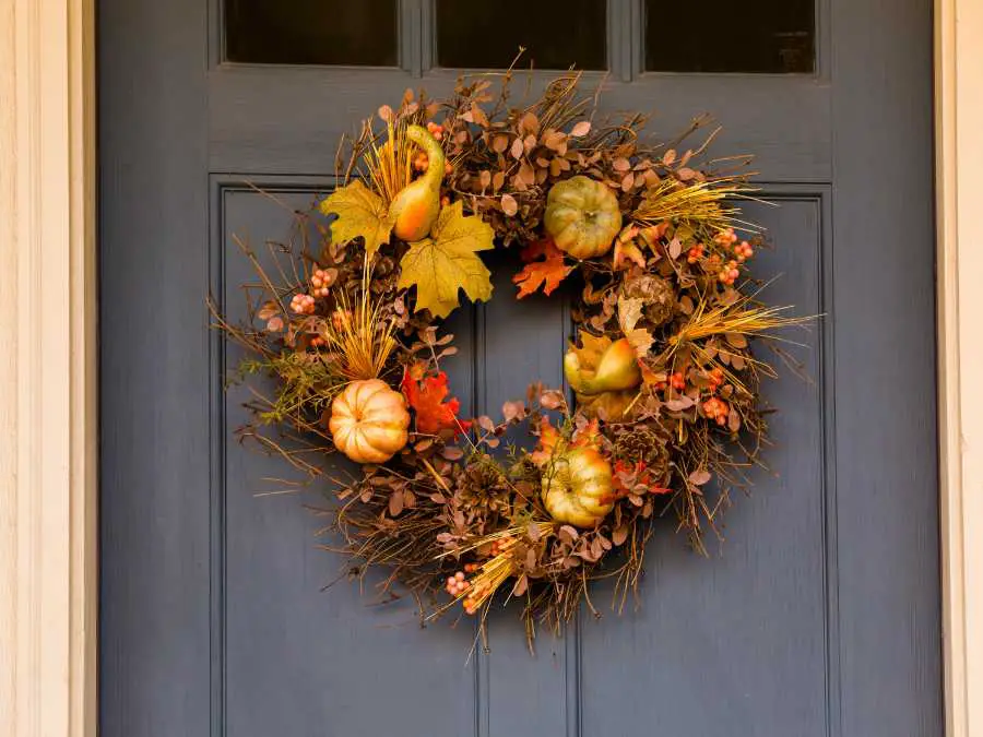 mini-pumpkin-Grapevine-wreath