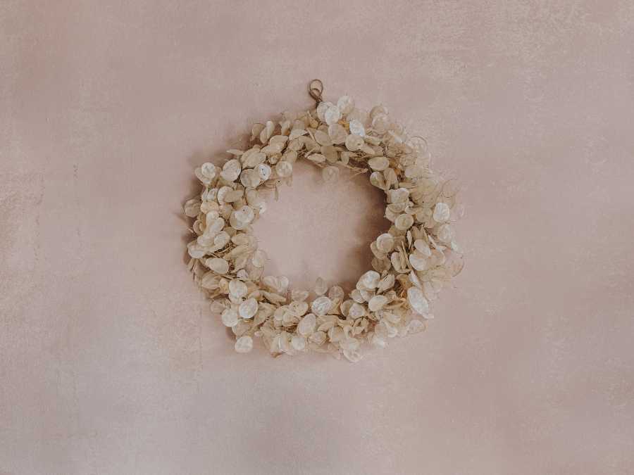 natural-dried-floral-wreath
