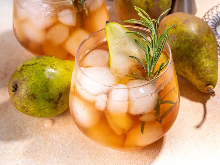 pear-and-rosemary-gin-fizz