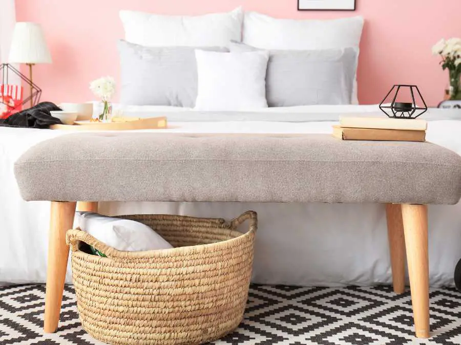 small-bench-fall-bedroom-ideas