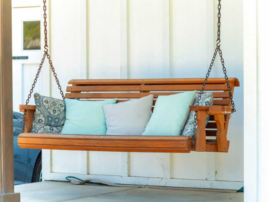 plaid-pillows-for-outdoor-seating-fall-porch-decor-ideas