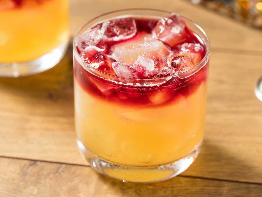 pomegranate-whiskey-sour-elegant-fall-wedding-signature-drink-ideas