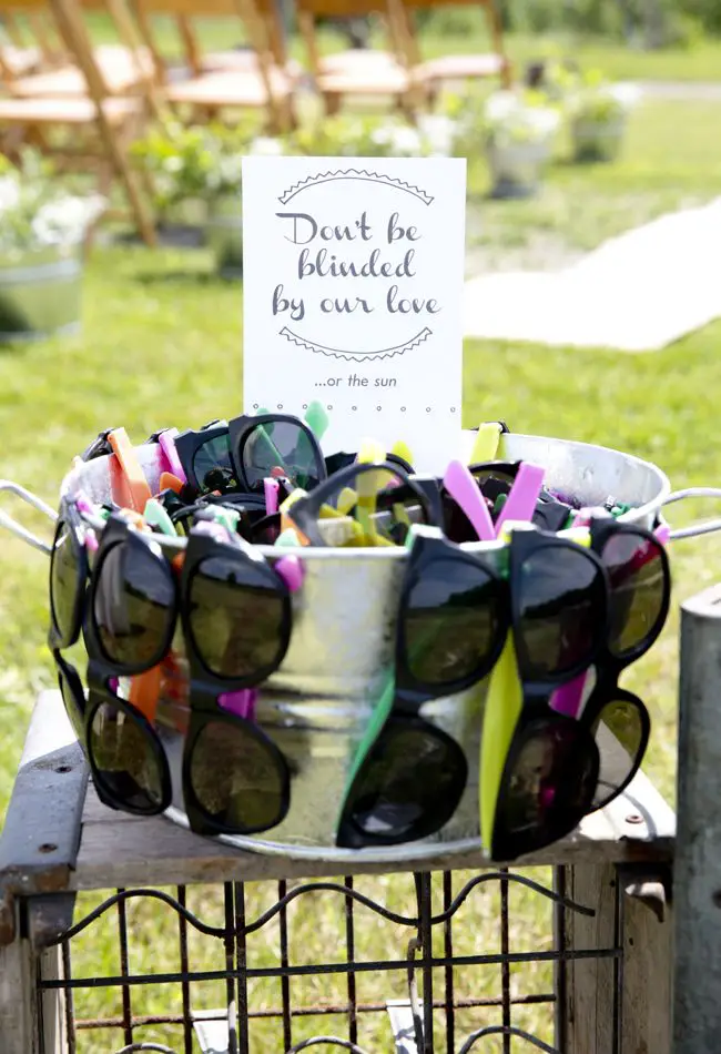 sunglasses-summer-wedding-guest-comfort-ideas