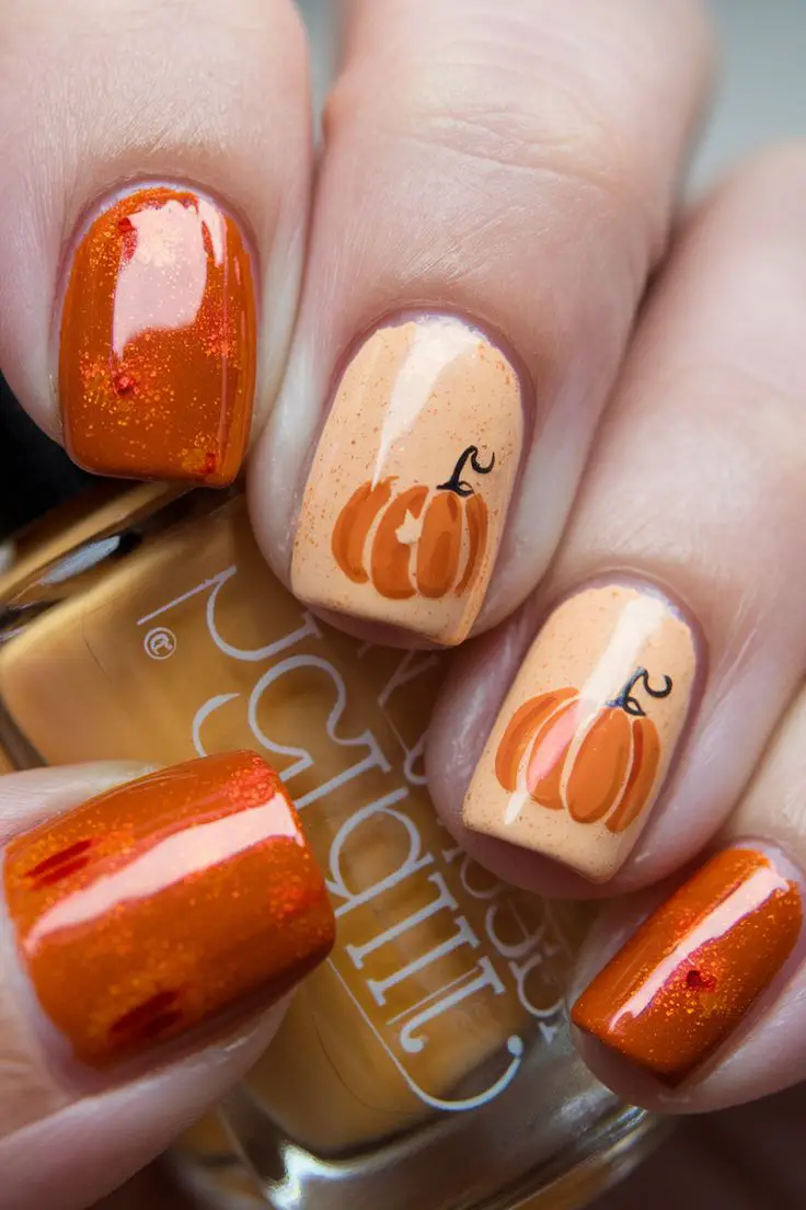 pumpkin-accent-nail-thanksgiving-nail-arts-design