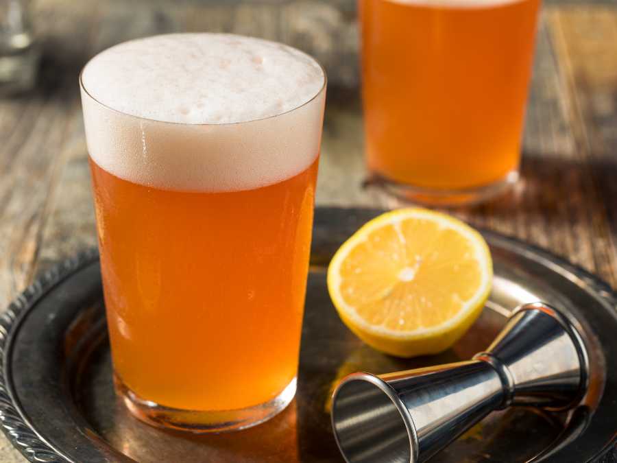 pumpkin-deer-shandy-elegant-fall-wedding-signature-drink-ideas