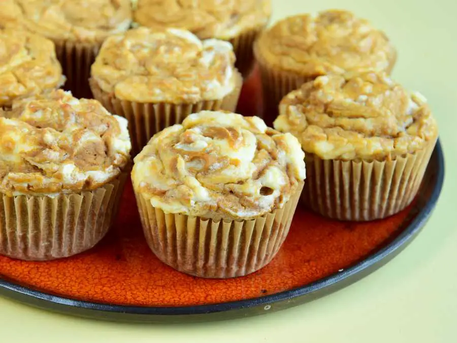 pumpkin-cream-cheese-muffins-easy-thanksgiving-ideas