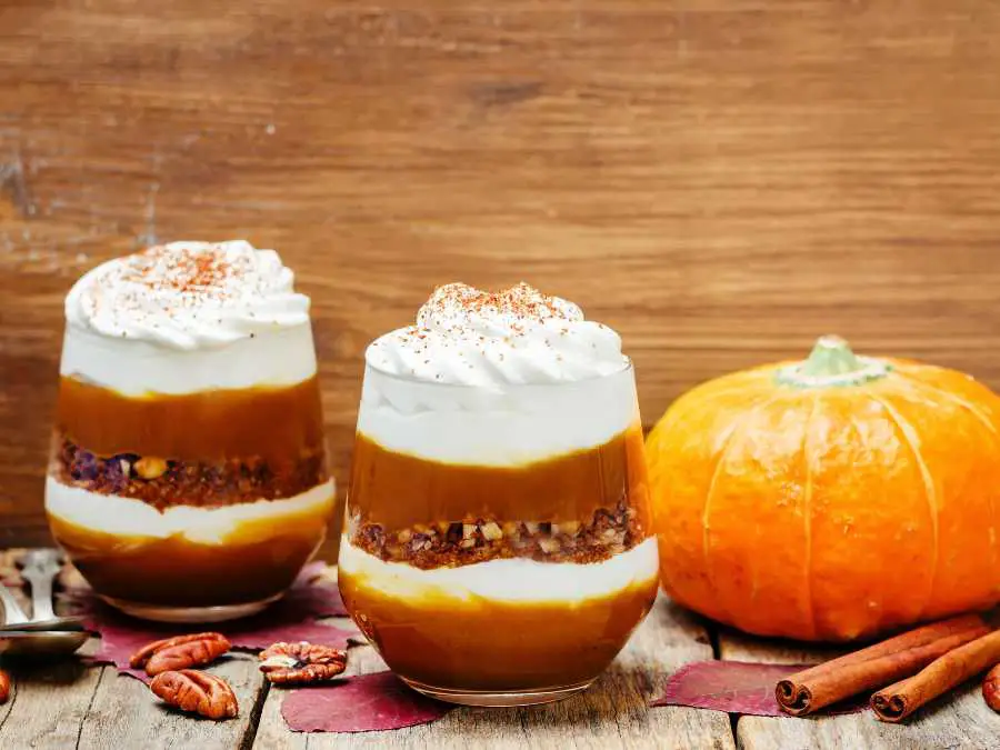 pumpkin-parfaits-with-yogurt-thanksgiving-brunch-ideas