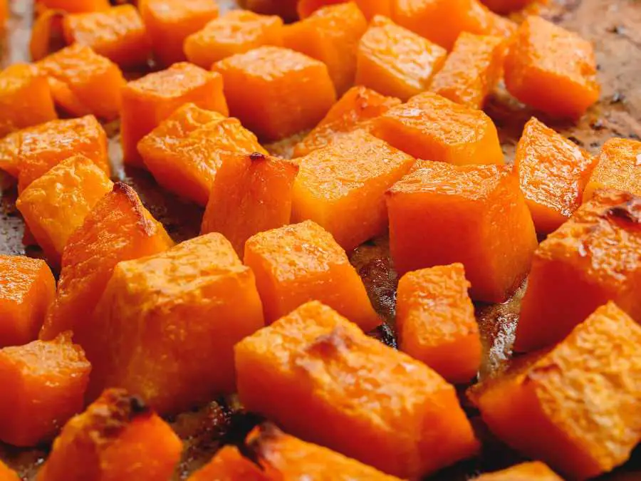 roasted-butternut-squash-cute-thanksgiving-charcuterie-cup-for-your-guest