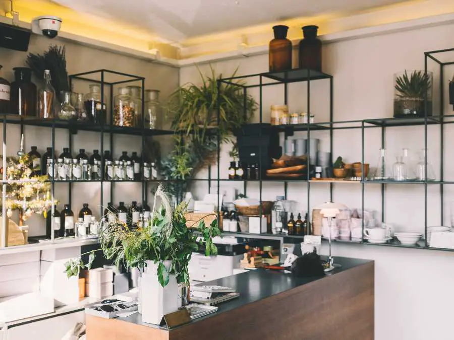 store-summer-items-ways-on-how-to-switch-home-decor-from-summer-to-fall