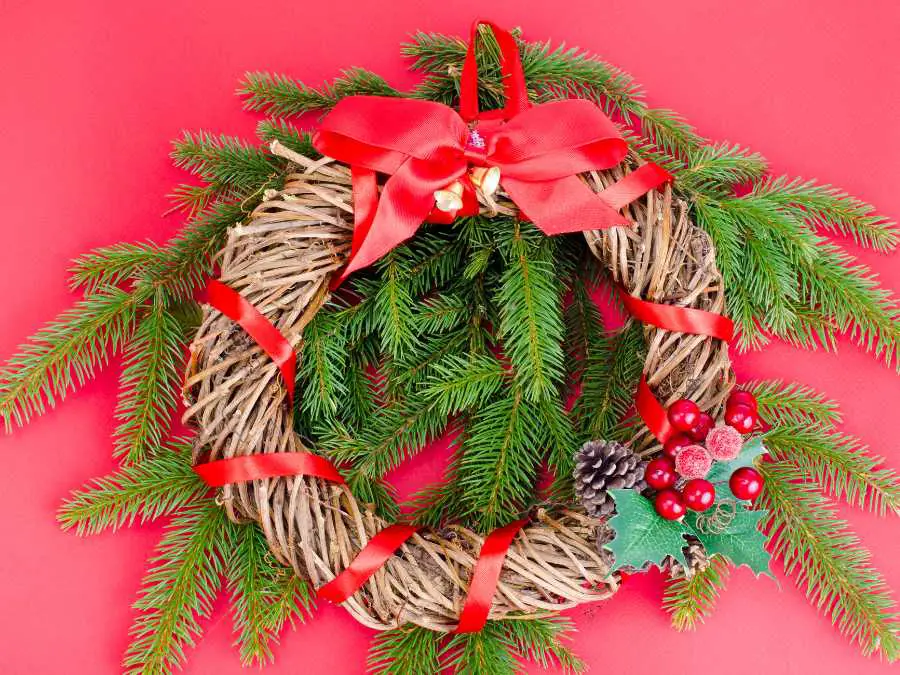 rustic-twig-and-leaf-wreath
