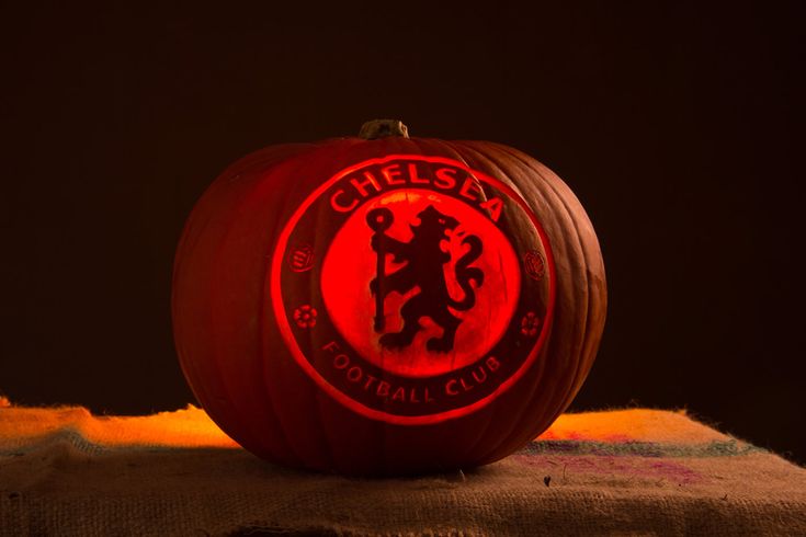sport-team-logo-unique-pumpkin-carving-ideas