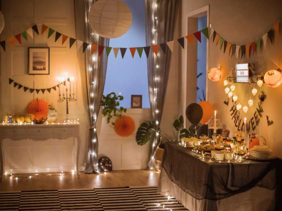 seasonal-candle-fall-shelf-styling-ideas