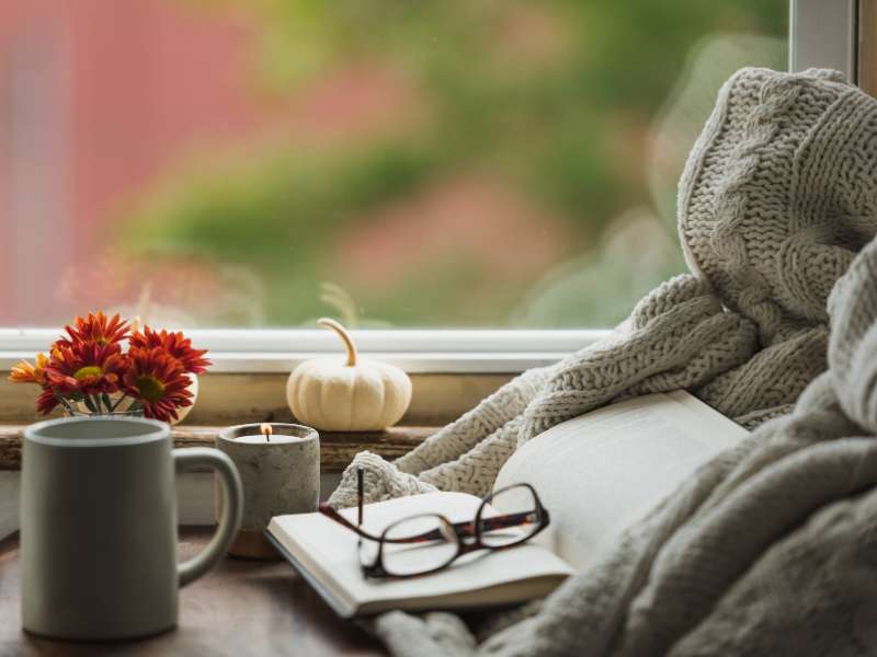 a-cozy-fall-reading-nook