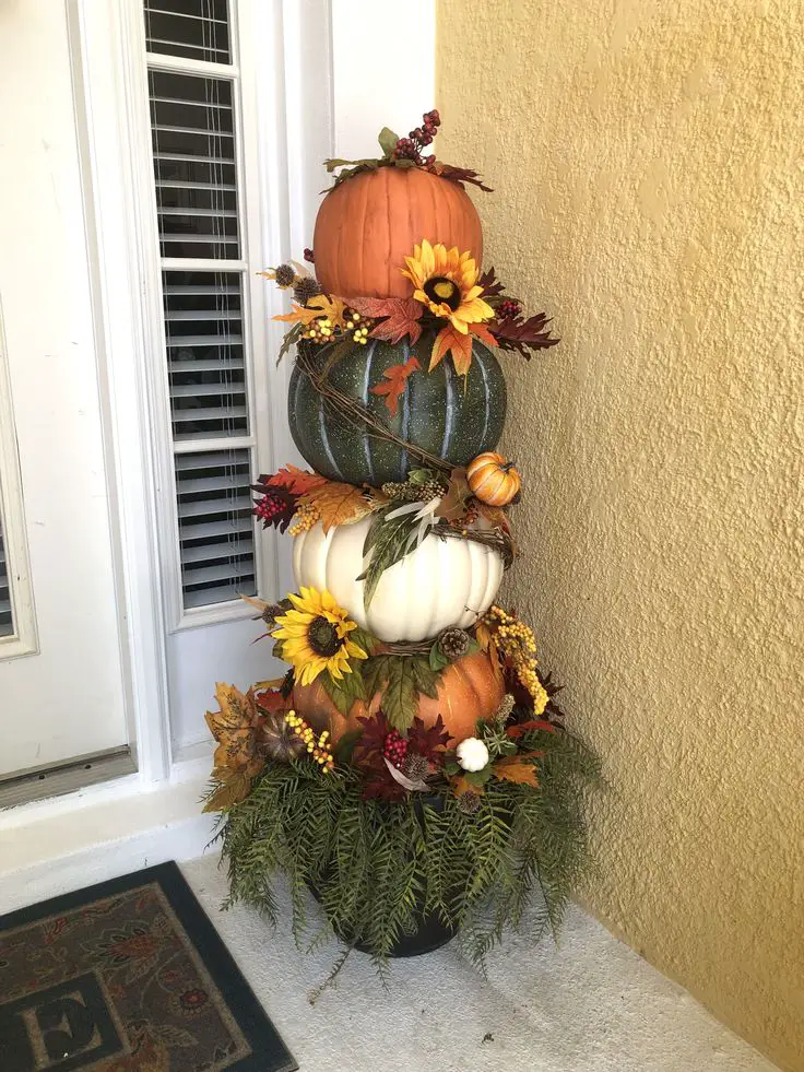 pumpkin-topiary-tower